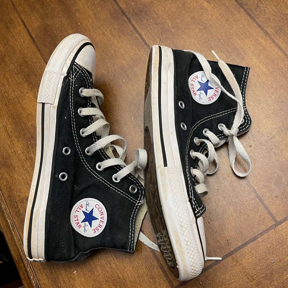 Youth size 3 black converse chuck high tops
